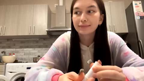 lara online show from 03/11/26, 09:32