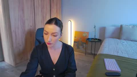 Snapshot of larakanes chatting on 02/27/25, 10:48 LaraKanes online show from 02/27/25, 10:48