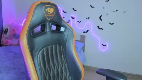 LaraKrein lk online show from 11/01/25, 01:24