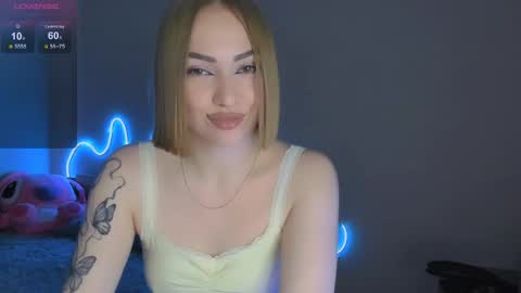 Snapshot of larakrein_lk chatting on 05/20/26, 02:56 LaraKrein lk online show from 05/20/26, 02:56
