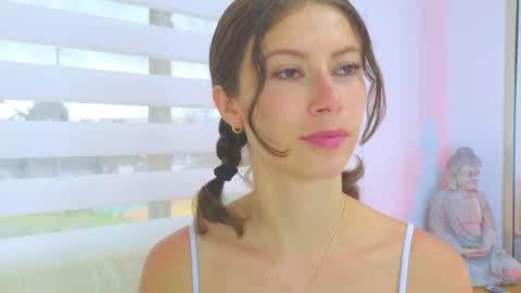 Lara  online show from 03/08/25, 12:20