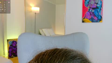 Lara  online show from 06/10/26, 02:05