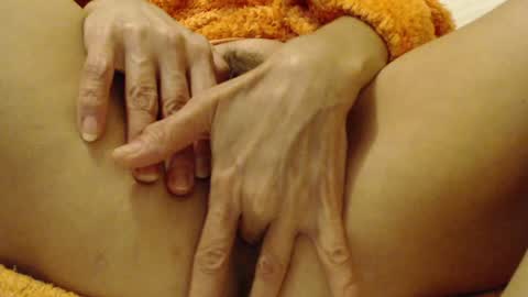 Snapshot of laralhotr chatting on 12/02/24, 07:05 laralhotr online show from 12/02/24, 07:05