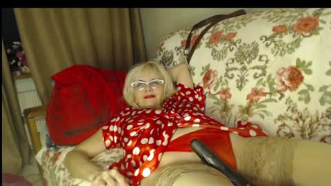 Snapshot of laralhotr chatting on 01/03/25, 09:15 laralhotr online show from 01/03/25, 09:15