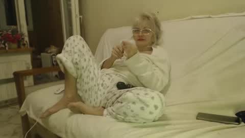 Snapshot of laralhotr chatting on 03/08/25, 05:01 laralhotr online show from 03/08/25, 05:01