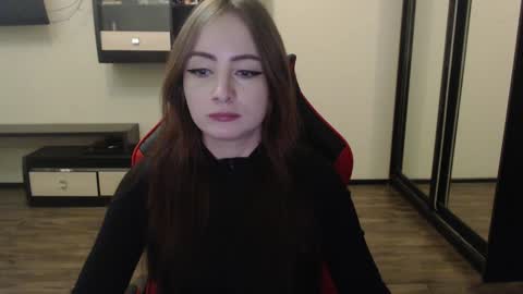 Snapshot of laralianna chatting on 01/04/25, 10:34 Laralianna online show from 01/04/25, 10:34