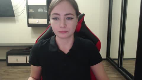 Snapshot of laralianna chatting on 01/12/25, 10:33 Laralianna online show from 01/12/25, 10:33