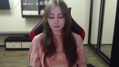 Snapshot of laralianna chatting on 02/22/25, 08:09 Laralianna online show from 02/22/25, 08:09