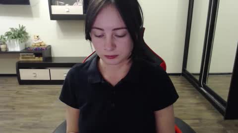 Snapshot of laralianna chatting on 10/08/25, 02:25 Laralianna online show from 10/08/25, 02:25