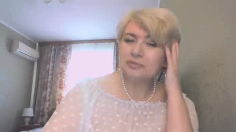 Snapshot of laramrs chatting on 03/01/26, 11:23 laramrs online show from 03/01/26, 11:23