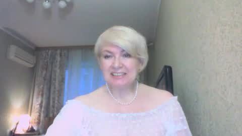 Snapshot of laramrs chatting on 03/26/26, 04:45 laramrs online show from 03/26/26, 04:45