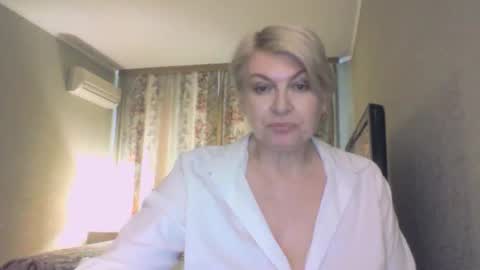 Snapshot of laramrs chatting on 04/25/26, 01:41 laramrs online show from 04/25/26, 01:41