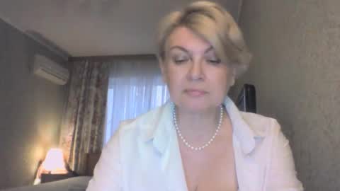 Snapshot of laramrs chatting on 04/27/26, 05:44 laramrs online show from 04/27/26, 05:44