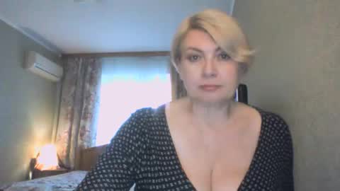 Snapshot of laramrs chatting on 05/16/26, 06:17 laramrs online show from 05/16/26, 06:17