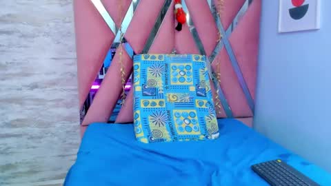 Lara Murphy online show from 12/15/24, 01:02