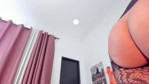 Lara Murphy online show from 10/29/25, 04:37