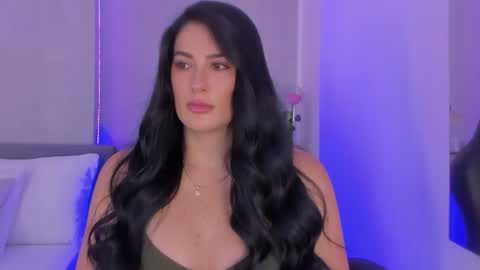 Snapshot of laravillalobos chatting on 07/15/26, 09:09 Laura online show from 07/15/26, 09:09