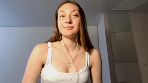 Snapshot of lareebuggie chatting on 05/24/26, 11:37 Eva online show from 05/24/26, 11:37