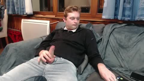 Snapshot of largebit17 chatting on 01/06/25, 06:31 largebit17 online show from 01/06/25, 06:31