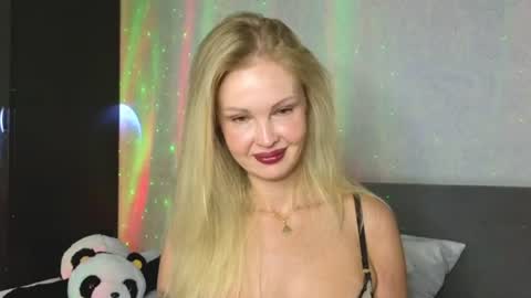 Snapshot of larine_morgan chatting on 07/26/26, 02:53 LarineGMT7 UTC6 online show from 07/26/26, 02:53