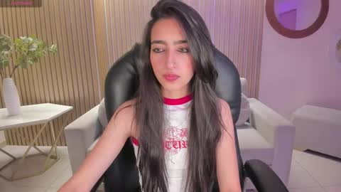 Snapshot of larisasmirnov chatting on 09/26/25, 04:49 Larisa Smirnov online show from 09/26/25, 04:49