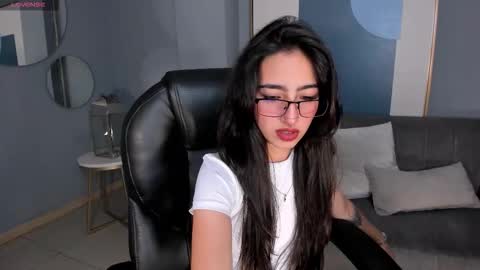 Snapshot of larisasmirnov chatting on 09/29/25, 01:11 Larisa Smirnov online show from 09/29/25, 01:11