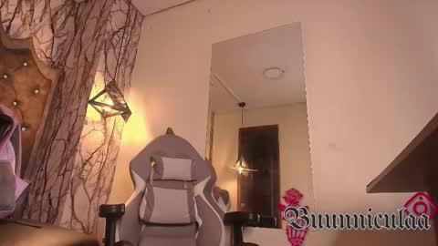  Lari online show from 11/24/25, 04:56