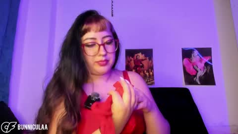 Snapshot of larissa01_ chatting on 05/07/26, 10:37 Lari online show from 05/07/26, 10:37