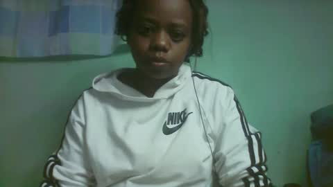 larissa645771 online show from 11/07/25, 05:57