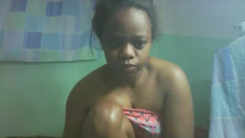 larissa645771 online show from 11/17/25, 07:19