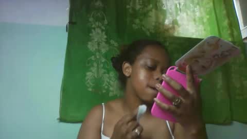 Snapshot of larissa645771 chatting on 01/13/26, 05:13 larissa645771 online show from 01/13/26, 05:13