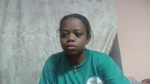 larissa645771 online show from 05/03/26, 07:36