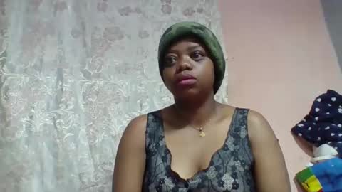 larissa645771 online show from 05/06/26, 03:02