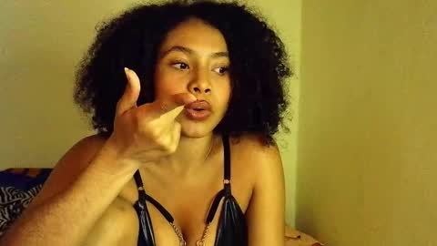 Snapshot of larita_curly chatting on 03/28/26, 09:36 larita_curly online show from 03/28/26, 09:36