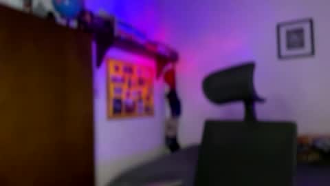Snapshot of larry_jones chatting on 12/31/24, 04:46 andrew online show from 12/31/24, 04:46