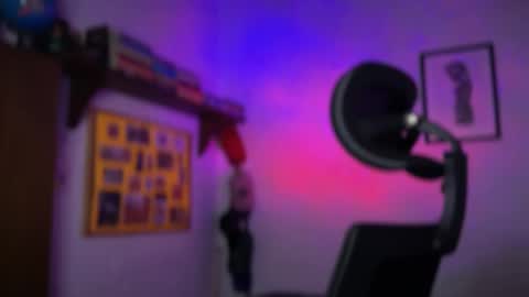 Snapshot of larry_jones chatting on 09/28/25, 01:05 andrew online show from 09/28/25, 01:05