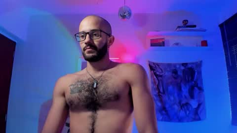 Snapshot of larry_stewart chatting on 11/17/25, 01:28 larry_stewart online show from 11/17/25, 01:28