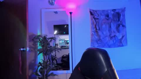 Snapshot of larry_stewart chatting on 11/28/25, 11:07 larry_stewart online show from 11/28/25, 11:07