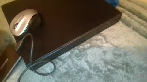 Snapshot of larrymb777 chatting on 10/10/25, 01:48 larrymb777 online show from 10/10/25, 01:48