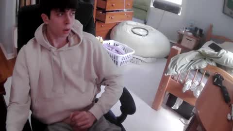 Snapshot of larrymcberran2 chatting on 10/02/25, 05:20 larrymcberran2 online show from 10/02/25, 05:20