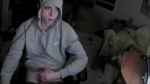 Snapshot of larrymcberran2 chatting on 10/14/25, 04:13 larrymcberran2 online show from 10/14/25, 04:13