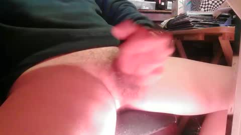 Snapshot of larrys60 chatting on 12/19/25, 05:31 larrys60 online show from 12/19/25, 05:31