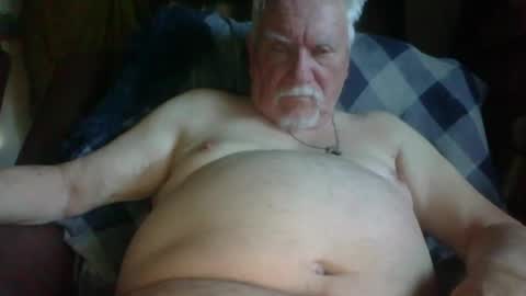 Snapshot of larryw01 chatting on 06/15/26, 08:00 larryw01 online show from 06/15/26, 08:00