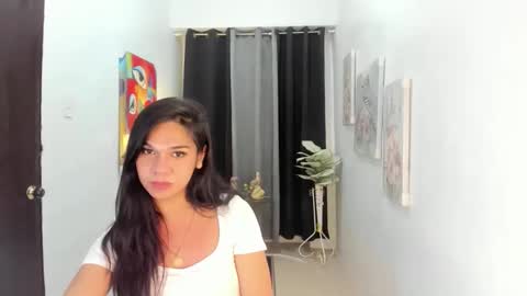 Snapshot of lartvier69xxx chatting on 01/05/26, 05:27 larth online show from 01/05/26, 05:27