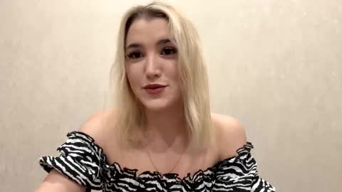 Snapshot of laruebaral chatting on 02/20/26, 09:15 Betty online show from 02/20/26, 09:15