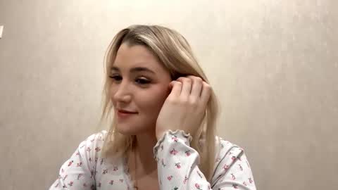 Snapshot of laruebaral chatting on 03/03/26, 09:10 Betty online show from 03/03/26, 09:10