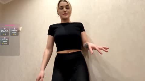 Snapshot of laruebaral chatting on 03/13/26, 08:04 Betty online show from 03/13/26, 08:04