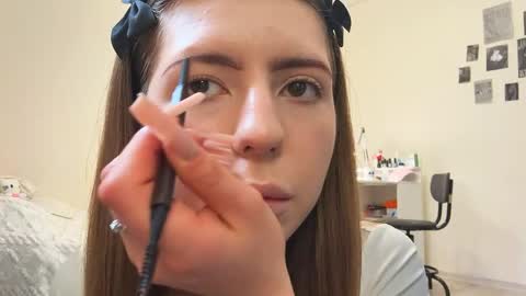Mila online show from 05/05/26, 03:20