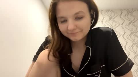 Mila online show from 05/22/26, 07:30