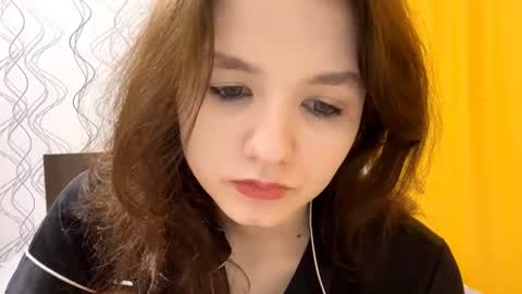 Mila online show from 06/10/26, 06:51